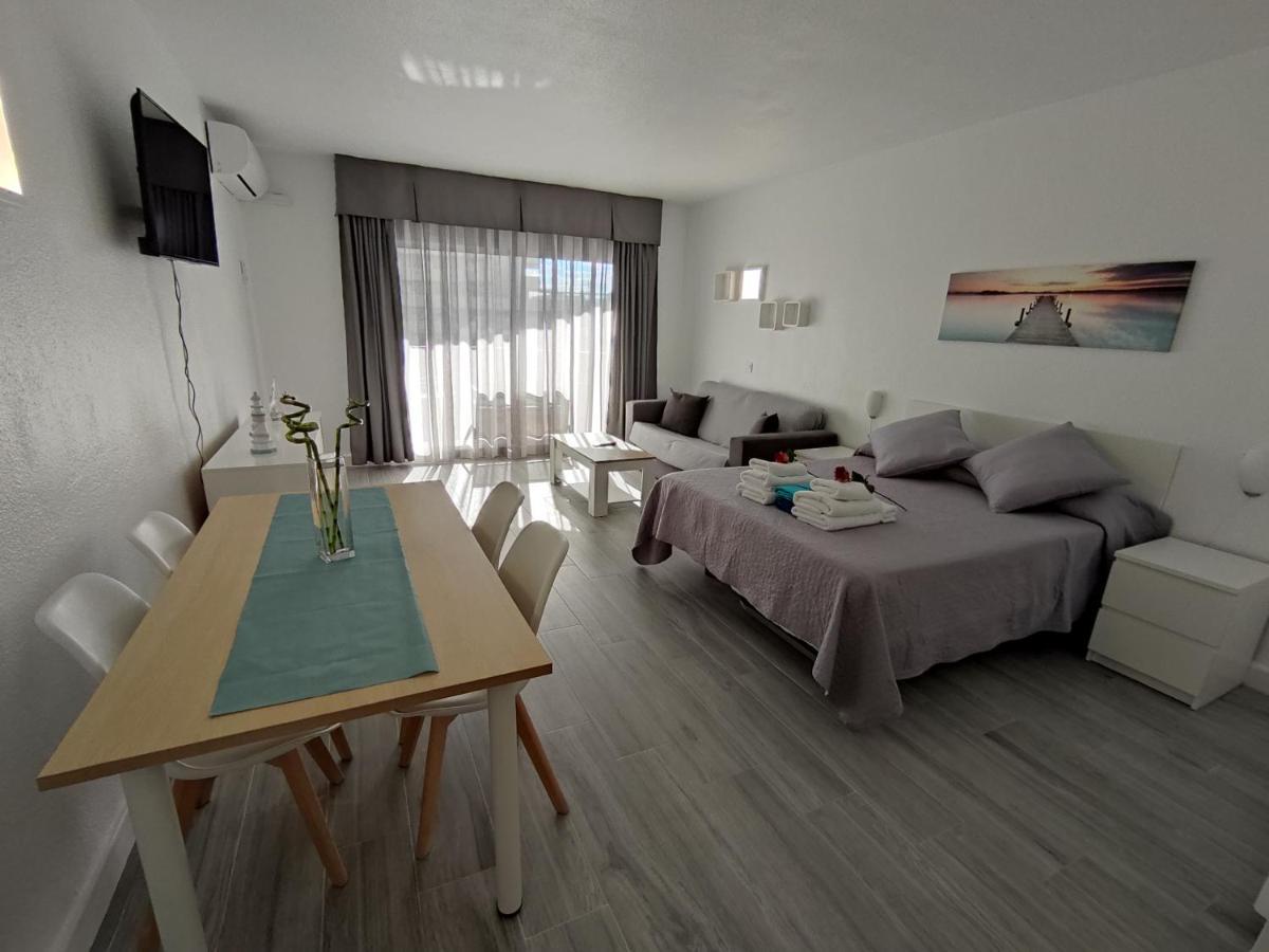 Estudio Benalbeach Primera Linea De Playa เบนัลมาเดนา ภายนอก รูปภาพ