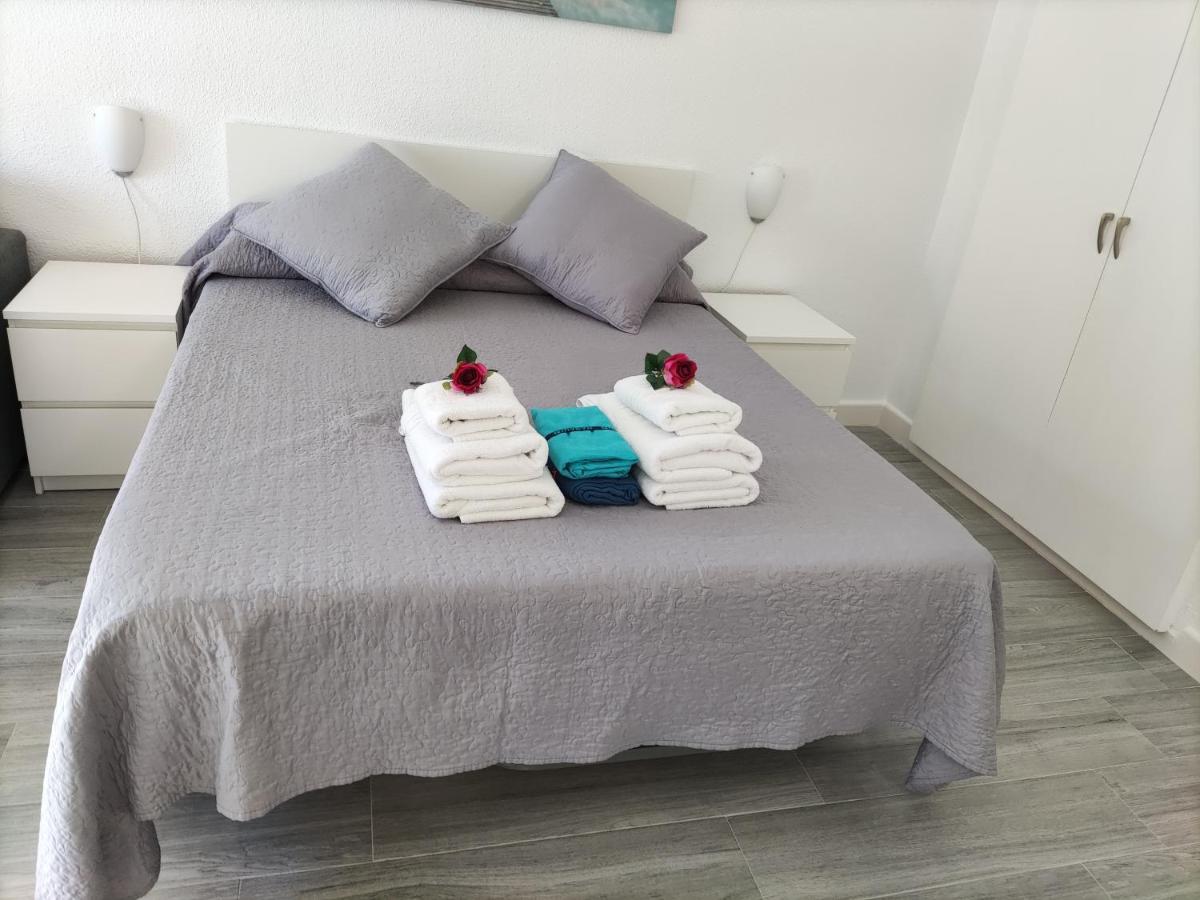 Estudio Benalbeach Primera Linea De Playa เบนัลมาเดนา ภายนอก รูปภาพ