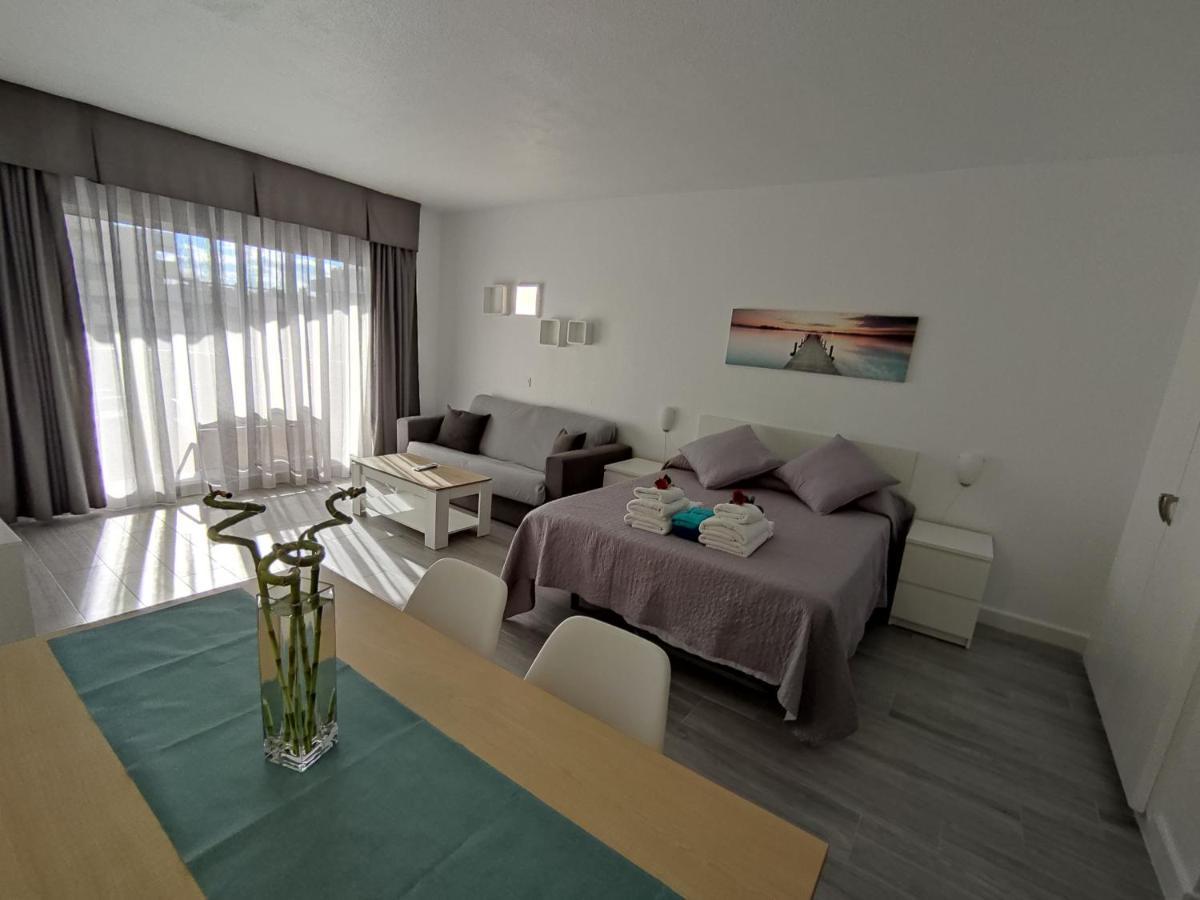 Estudio Benalbeach Primera Linea De Playa เบนัลมาเดนา ภายนอก รูปภาพ