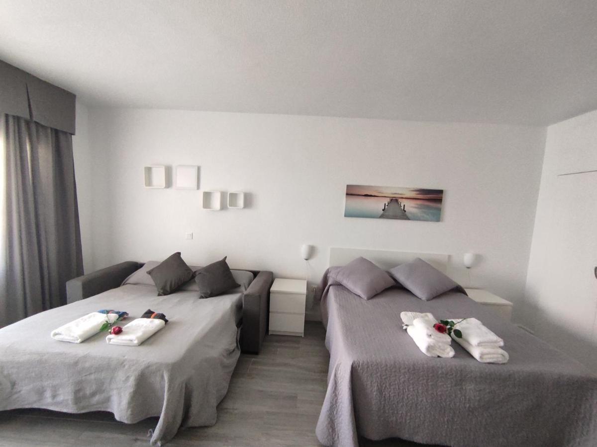 Estudio Benalbeach Primera Linea De Playa เบนัลมาเดนา ภายนอก รูปภาพ